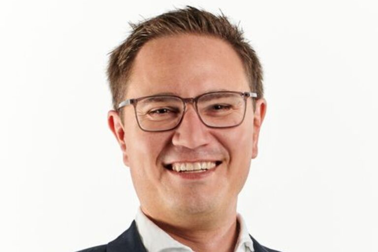 michael-quadrat_large_Nzn2L_7WWY-Mobile